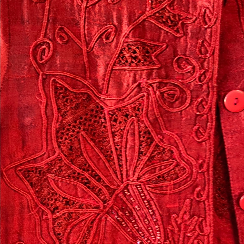 Vibrant Red Textured Suit Jacket with Tailored Fit - Picture 4 of 11
